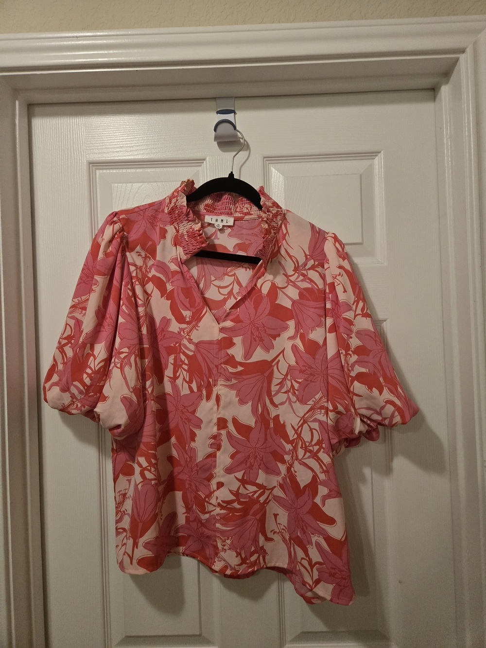 THML Pink & Coral Floral Ruffle-Neck Blouse